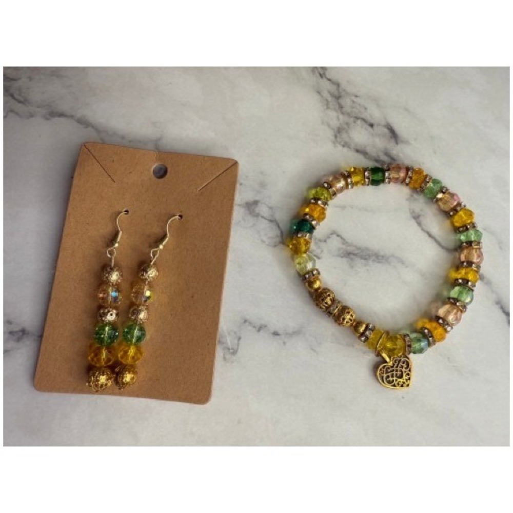 handmade‎ beaded dangle earrings and bracelet green, yellow and gold tones heart